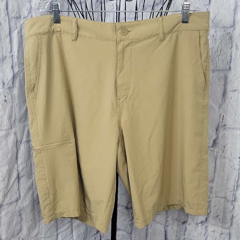 OP Tan Cargo Shorts with Versatile Style Size 38‎